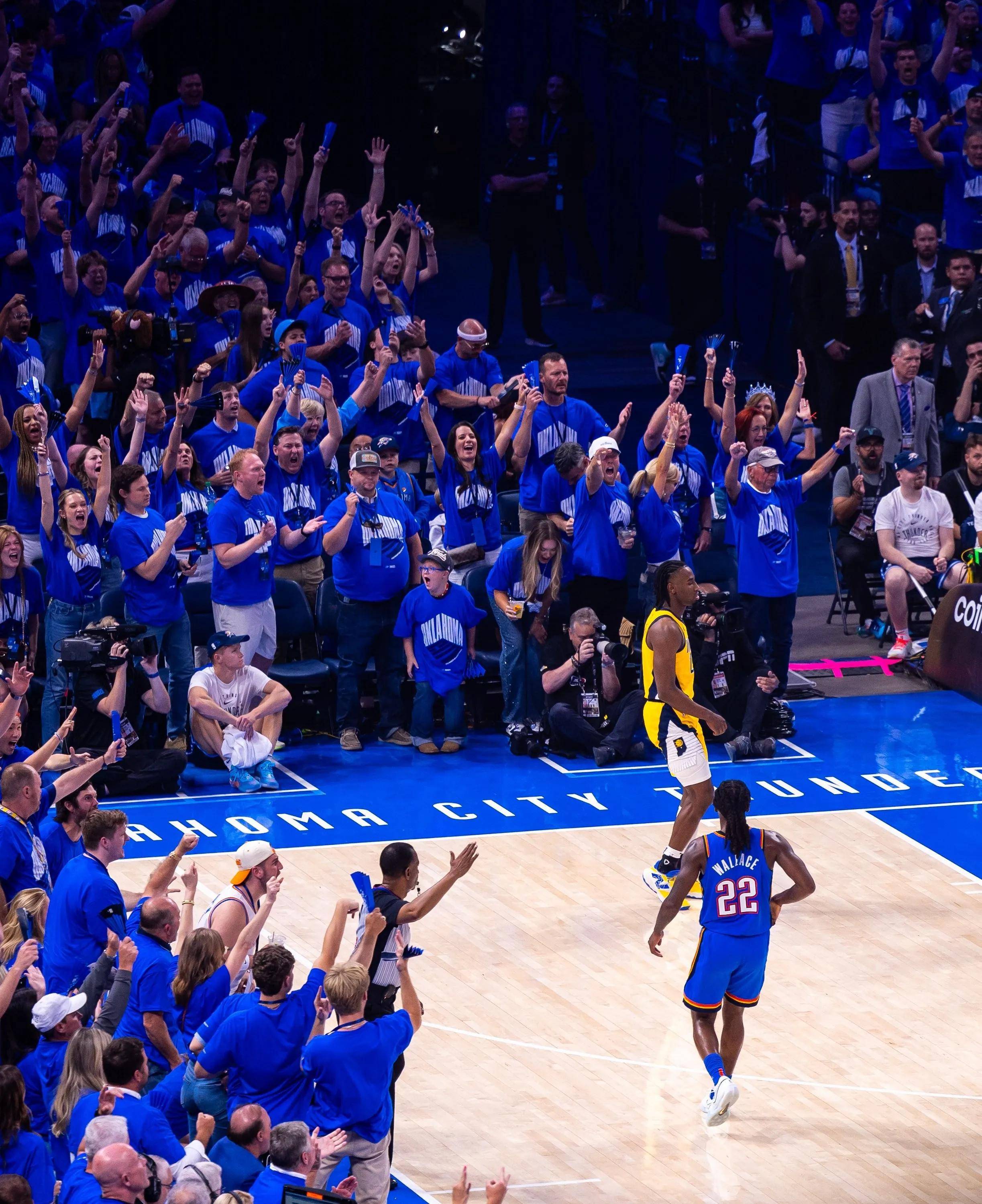 爱游戏线上平台 -印第安纳步行者训练开放日，今夜伤情更新引欢呼，NBA常规赛在即，控场能力受关注的简单介绍